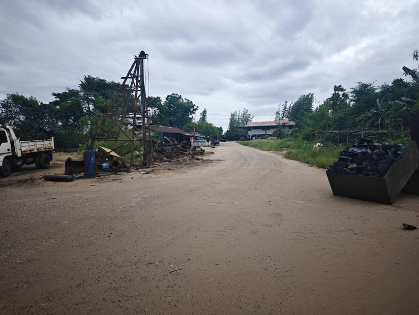 ขายที่ดินประเภท eec พร้อมโรงงานหล่อ อาคารสำนักงาน และใบอนุญาตการหล่อ ขนาดพื้นที่ 28 ไร่ 5