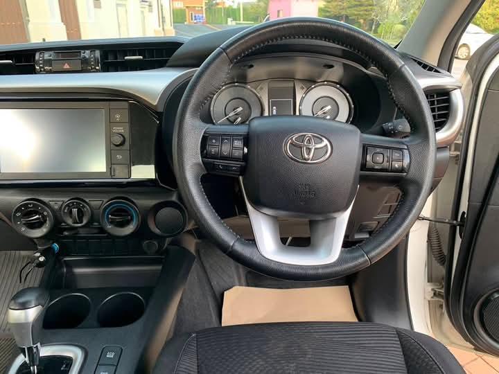 TOYOTA HILUX HERO 2020 สีขาว 6