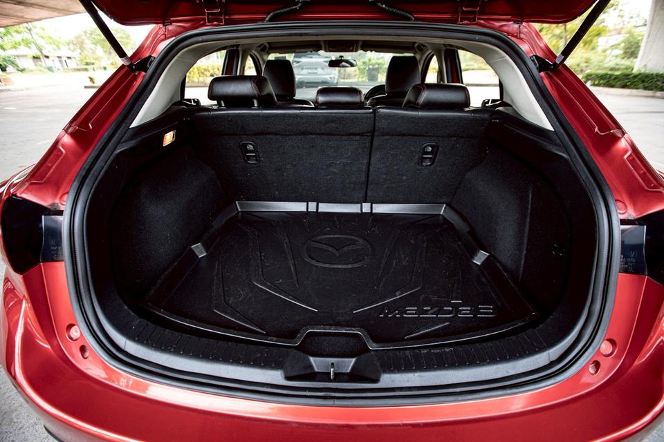 Mazda3 Skyactiv 20C ปี15 17