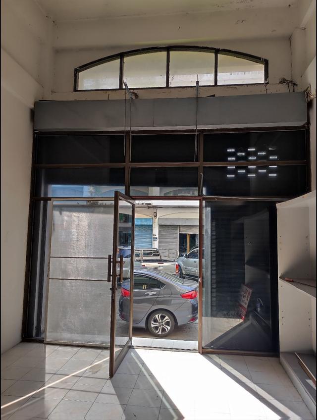 อาคารพาณิชย์ 4 ชั้น อยู่ติดบริษัทมิสทีนรามคำแหง 3