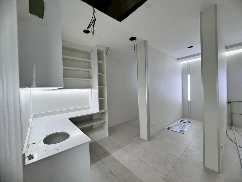 ให้เช่าพื้นที่สำนักงาน ซอยสุขุมวิท 55 (ทองหล่อ 13) ทำเลดีใกล้แหล่งธุรกิจ (N.1974) 13