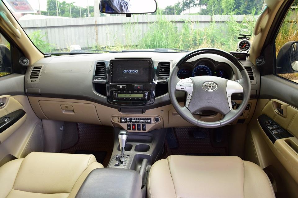 รถครอบครัว SUV ฟรีดาวน์ TOYOTA FORTURNER 3.0V คอมมอลเรลดีเซล VN-TURBO ออโต้เบาะหนังไฟฟ้า แอร์จอ แอร์หลังคา แม็กสวยยางใหม่ จอทัสกรีนโทร095740122ไลUTBP รูปที่ 11