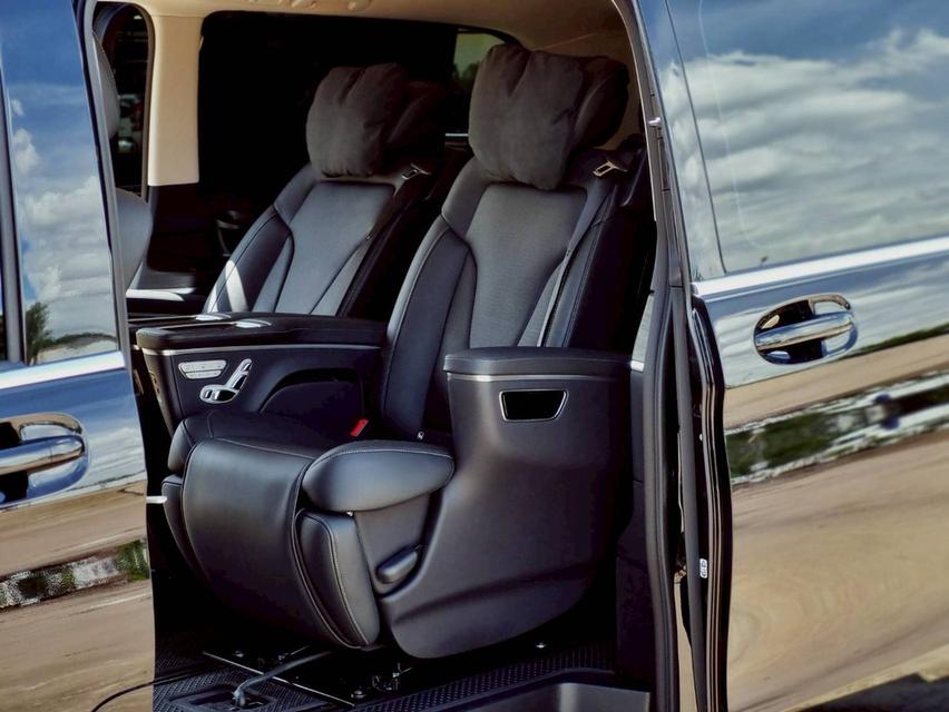Benz V 300d Exclusive ปี 2025 ไมล์ 7,1xx km. 9