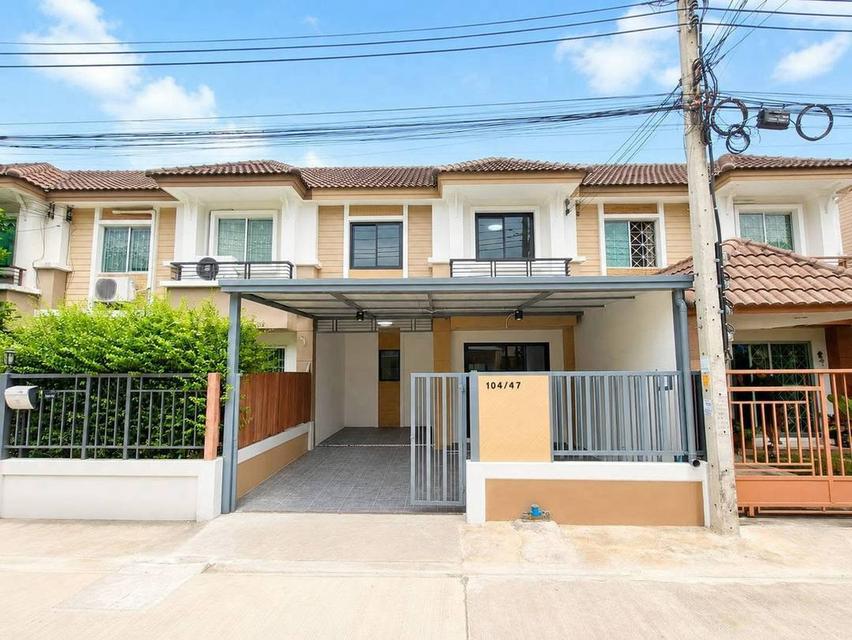 หมู่บ้านพฤกษาทาวน์  ราชพฤกษ์ ทำเลบางกร่าง ทาวน์เฮาส์  2 ชั้น ตกแต่งใหม่พร้อมอยู่  ใกล้วงเวียนพระราม5  มีรปภ ตลอด24 ชั่วโมง 2