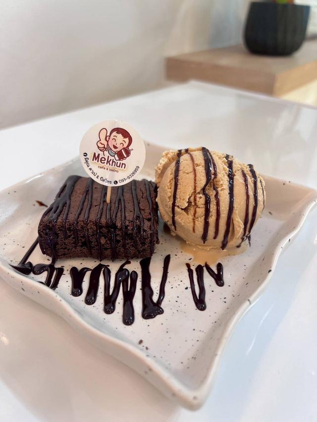 MeKhun Cafe and Bistro (มีคุณ คาเฟ่ แอนด์ บิสโทร) ร้านอาหาร คาเฟ่ เสื้อผ้ามือสอง และของตกแต่งบ้าน ราชบุรี 15