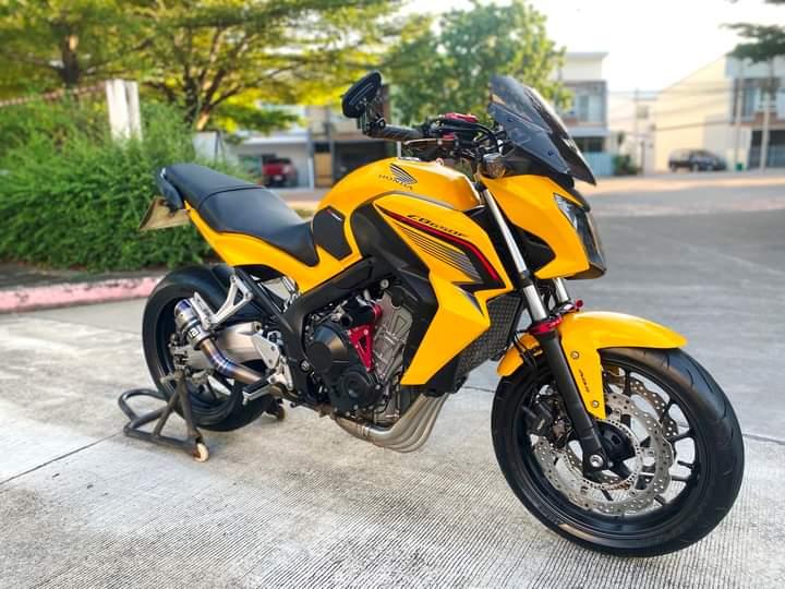 Honda cb650f สีเหลือง ปี 2019 1