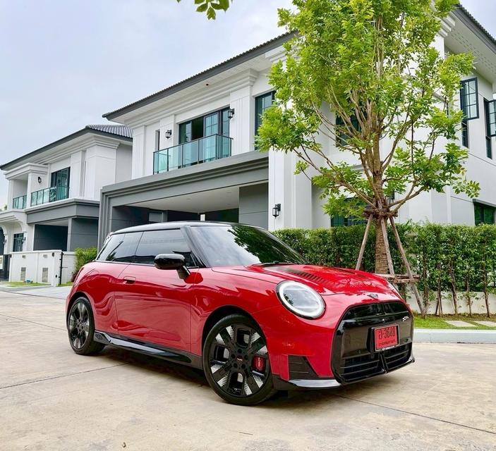 รหัสรถ AP3648 🔥🔥รถป้ายแดงเข้าใหม่ (MINI JCW ELectric)