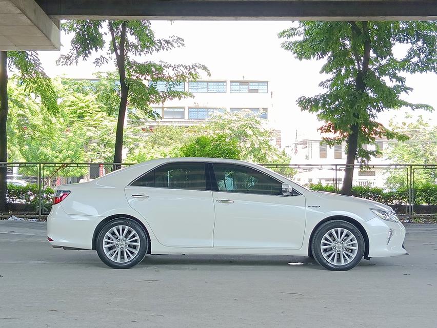 Toyota Camry 2.5HV DVD ปี2016