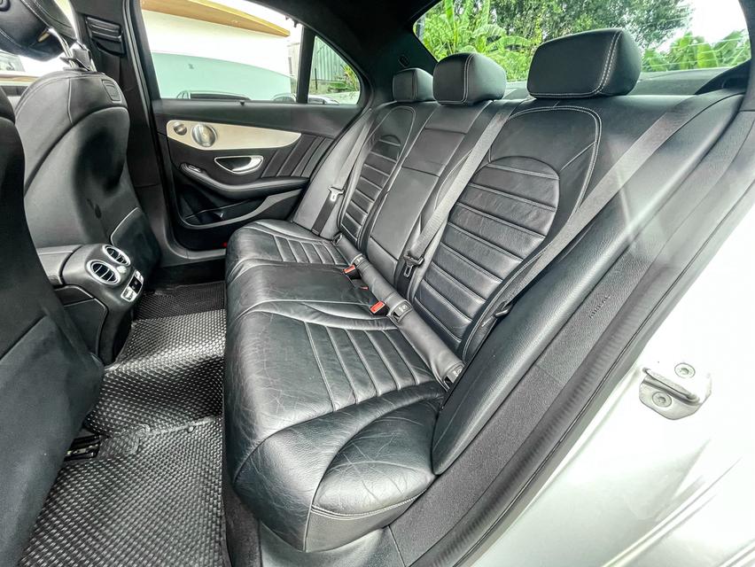 Benz C350e Amg ปี18 16