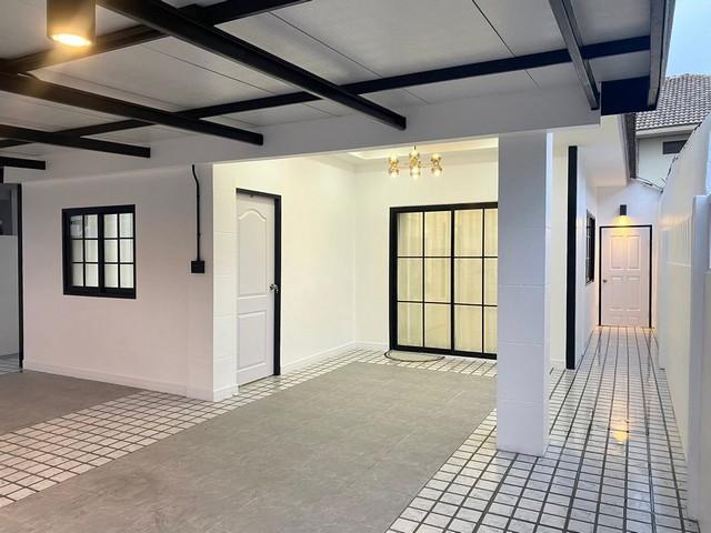 บ้านเดี่ยว รีโนเวทใหม่ทั้งหลัง ทำเลดี พร้อมเข้าอยู่ ซอยเนินพลับหวาน หมู่บ้านพัทยารุ่งเรือง 6