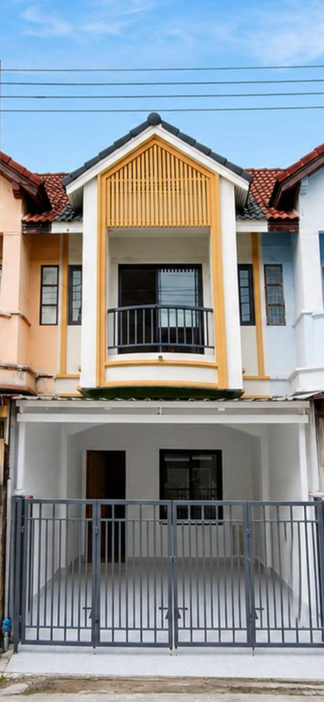ขายทาวน์เฮ้าส์ 2 ชั้นรีโนเวทใหม่กริ้บ "หมู่บ้านเบญจศิริ เพชรเกษม 91"ขนาด 16 ตรว.2+1 ห้องนอน 2 ห้องน้ำ เพียง 1.79 ล้าน 1