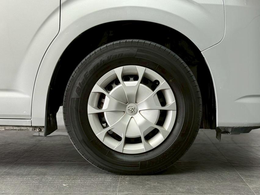 2019 TOYOTA COMMUTER, 2.8 โฉม ปี19-ปัจจุบันสีเทา เครื่องยนต์ 2.8 ดีเซล เกียร์ออโต้ ป้ายฟ้าแท้ รูปที่ 14
