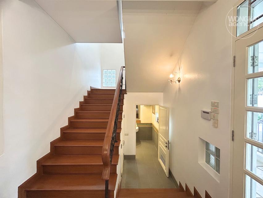 ขายบ้านเดี่ยว หมู่บ้านเมืองทอง 2 โครงการ 3 พัฒนาการ 53 สไตล์ Old Money ออกแบบโดยสถาปนิกชั้นนำ ขนาด 158 ตร.วา ใกล้รถไฟฟ้าหัวหมาก 2 สาย 12