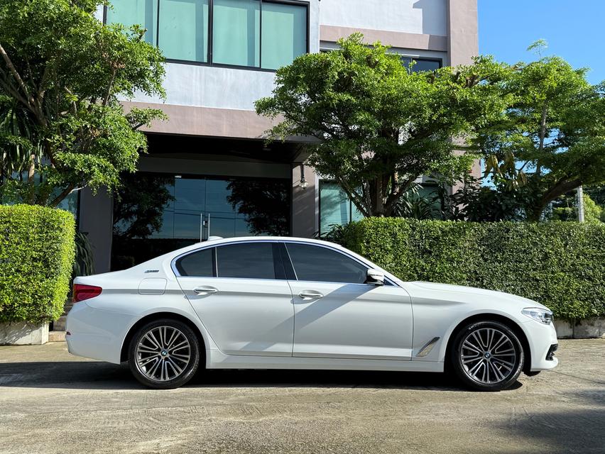 2020 BMW 530e G30 รถมือเดียวออกป้ายแดง รถวิ่งน้อย เข้าศูนย์ตามระยะ รถไม่เคยมีอุบัติเหตุครับ 2