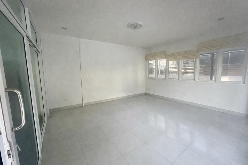 บ้านเดี่ยว 2 ชั้น  หมู่บ้านแอดโฮม ศรีราชา 5