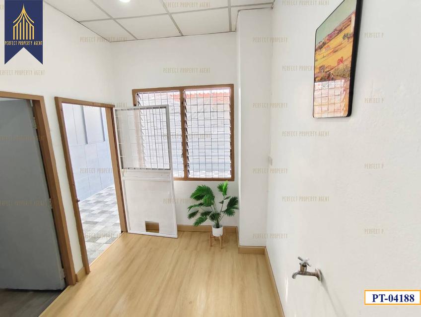 ขาย ทาวน์เฮ้าส์ วนารมย์ ฉลองกรุง 24 ทับยาว ลาดกระบัง ขายถูกมาก 4