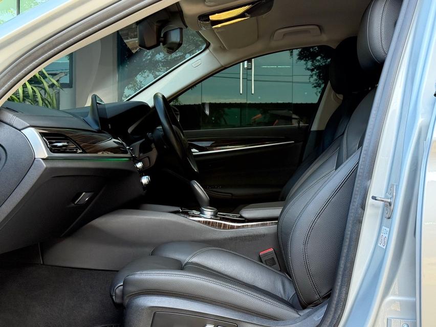 2020 BMW 530e SPORTLINE รถมือเดียว วิ่งน้อยเพียง 8X,XXX กม เข้าศูนย์ทุกระยะ รถไม่เคยมีอุบัติเหตุครับ 13