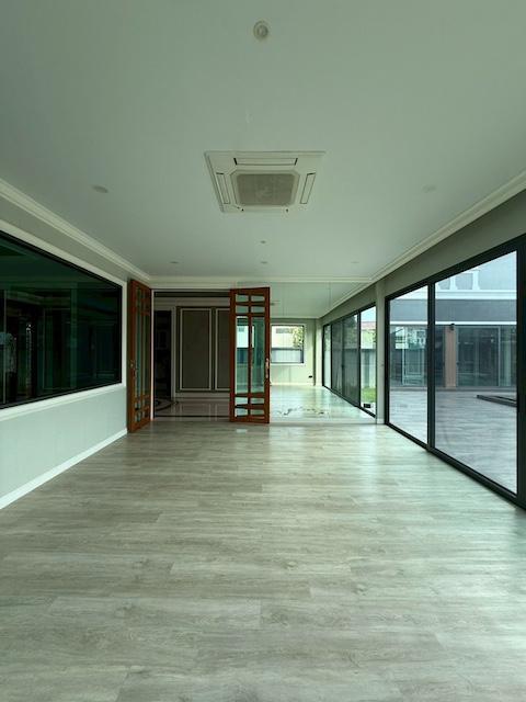 ให้เช่าบ้านเดี่ยว 2 ชั้น เนื้อที่ 1 ไร่ ย่านแจ้งวัฒนะ 14 บ้าน Built-in ทั้งหลัง พร้อมสระว่ายน้ำ 6