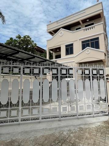 บ้านเดี่ยว4ชั้น 80ตรว.ชั้นบนสุดเป็นดาดฟ้า สุุขุมวิท ใกล้สถานี BTS นานา 2