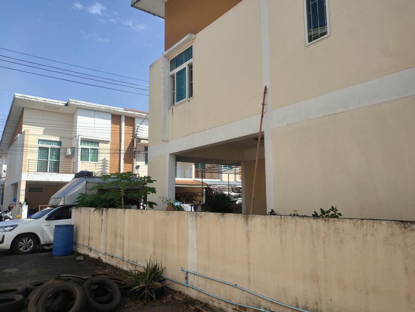 โปรลดพิเศษ บ้านทาวน์เฮ้าส์2ชั้นหลังมุม หมู่บ้านไทยสมบูรณ์3 9
