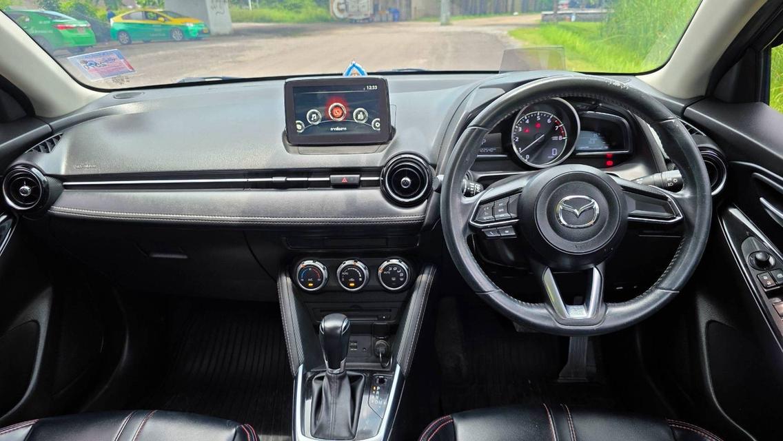 Mazda 2 1.3 High ปี 2017 สีเทาราคา 249,000 บาทฟรีดาวน์ ผ่อน 5,100 บ/ด 6ปี รูปที่ 17