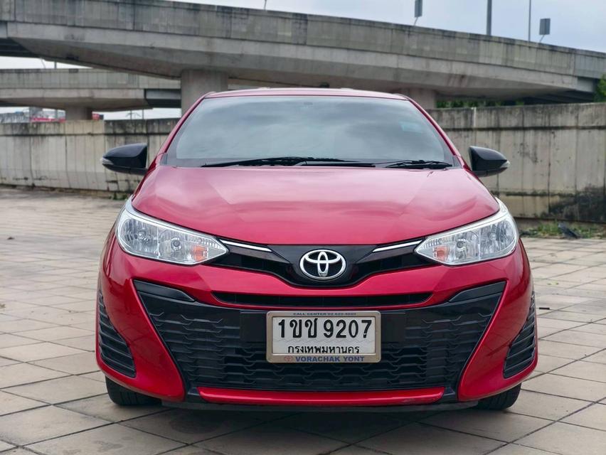 TOYOTA YARIS 1.2 MID Hatchback สีแดง ปี 2020