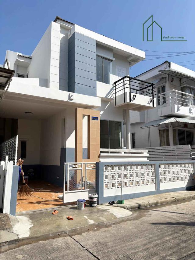 บ้านแฝด 2 ชั้น ม.กราฟฟิคเพลส ถนนเทพารักษ์ กม.22 พร้อมอยู่ 2