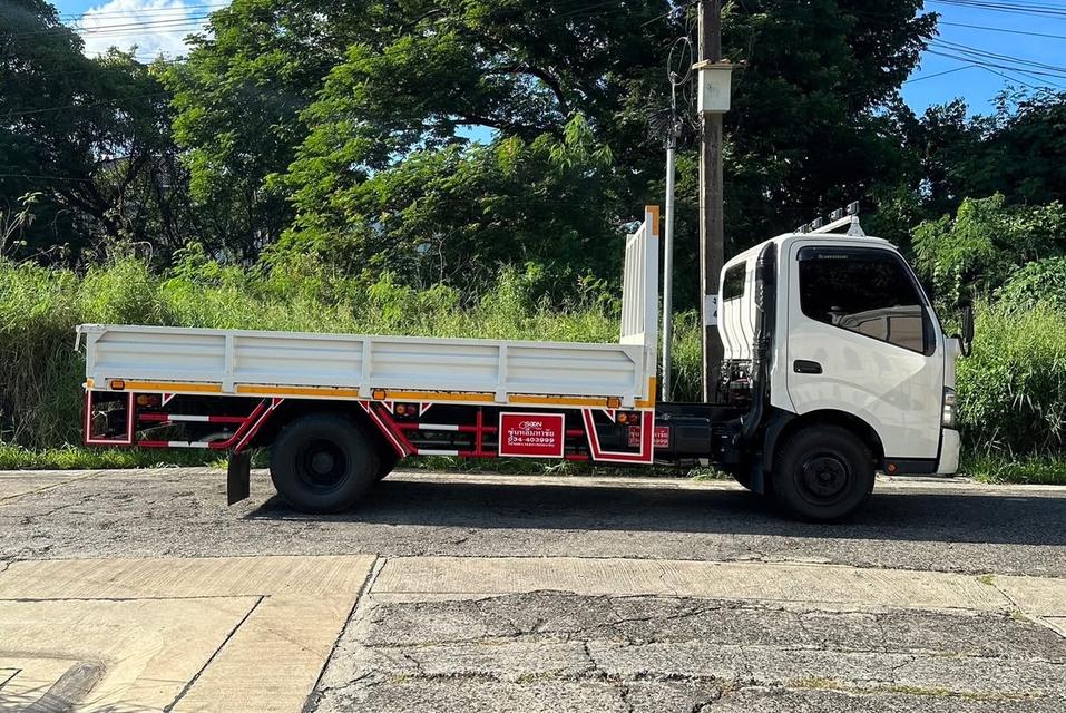 Hino XZU 720R รถบรรทุก 6 ล้อเล็ก  3