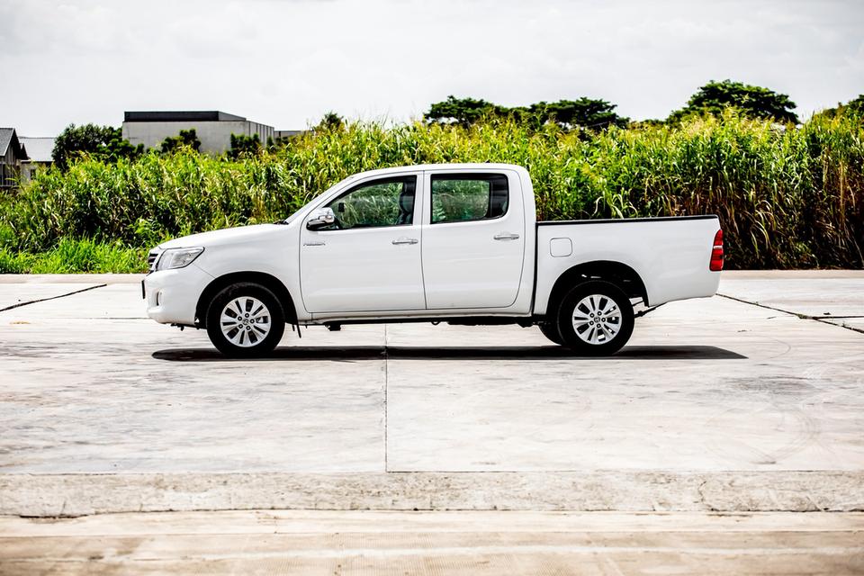 Toyota Vigo Champ Double Cab 2.7 E 4ประตู  ปี 2013 สีขาว 11