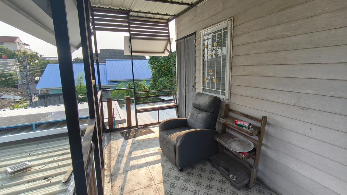 ด่วน....ถูก และ ดี รามอินทรา34 -ติดทางด่วน ขายที่ดิน42 ตรว แถมบ้าน !!!2 ชั้น 3น. 3 น 3 แอร์ 3จอดรถ /2.99 ลบ. 7