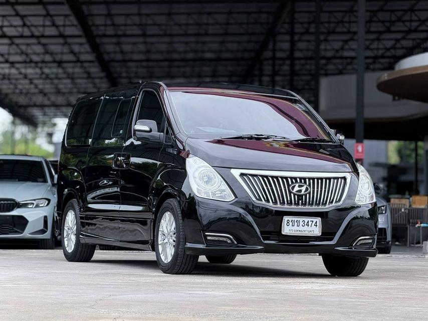 HYUNDAI GRAND STAREX 2.5 PREMIUM 2017Grand Starex Premium 11 ที่นั่ง ดีเซล 170HP หรู กว้าง นั่งสบาย