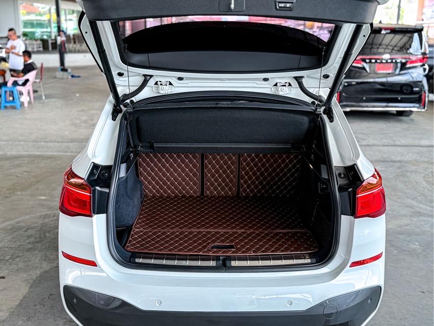 รหัสรถ WRT6321 2017 BMW X1 M sport F48 S-Drive18d 2.0 ดีเซล 13
