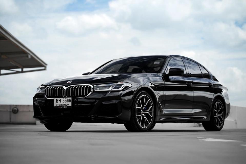 BMW 530e M-Sport ปี 2022 สีดำ ไมล์น้อย วารันตีเหลือ