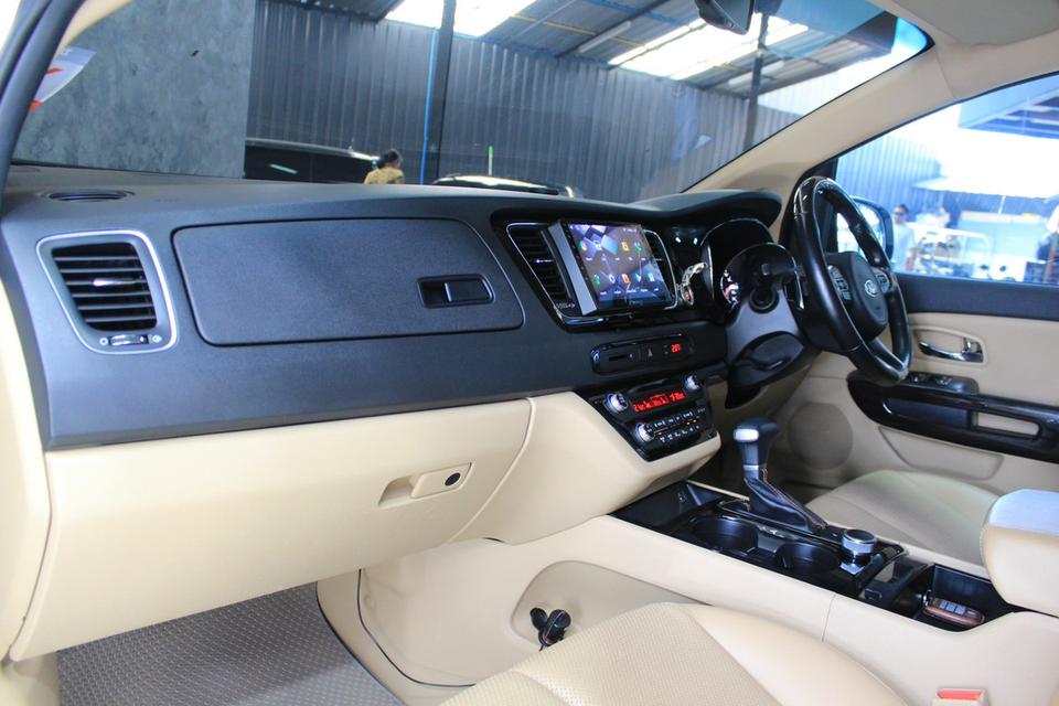 รหัสรถ JRS3235 📌 KIA Grand Carnival 2017 EX (G3)  12