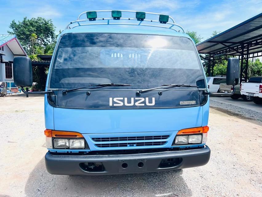 รถบรรทุก 6 ล้อ ISUZU NPR 120HP มือสอง