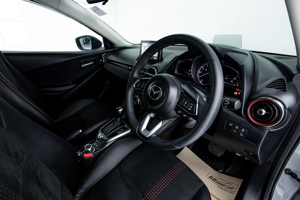 MAZDA 2 1.3 SP SEDAN 2024  12