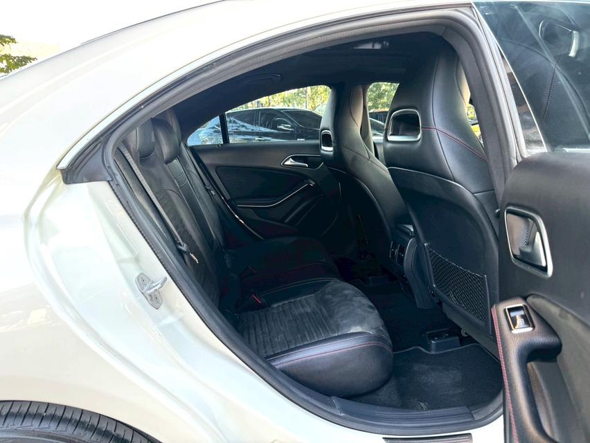 ขายรถ Benz CLA 250 AMG Facelift W117 ปี 2018 สีขาว เกียร์ออโต้ รูปที่ 10