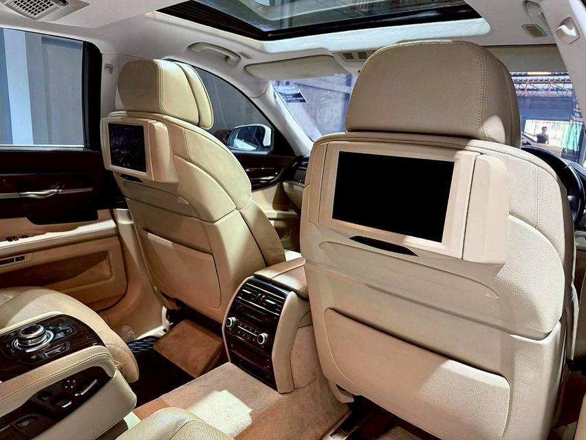 BMW 740Li (F02) ปี 2009 รูปที่ 12
