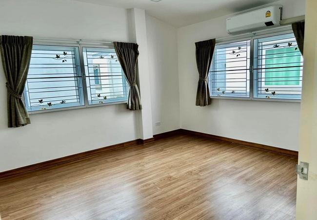 ขายบ้านแฝด หมู่บ้านรัชชาโกลด์ พระราม 5 เนื้อที่ 36.8 ตร.ว. บ้านสวย พร้อมอยู่ 7