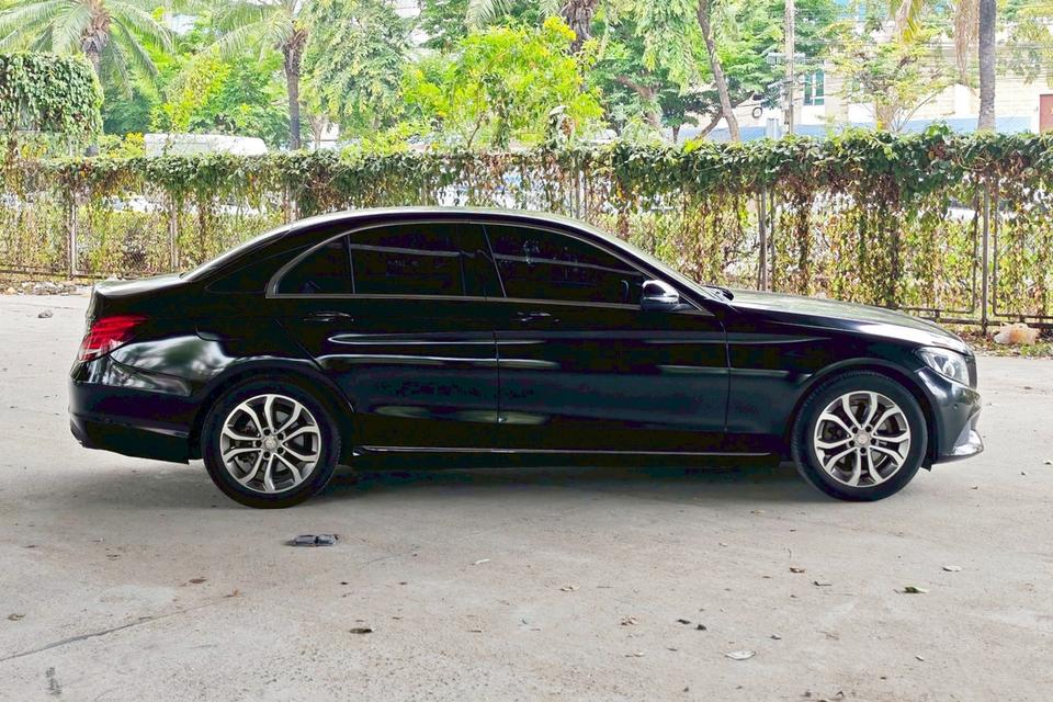 🚗 2019 Mercedes-Benz C200 Avantgarde Sedan AT รูปย่อยที่ 4