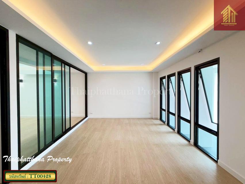 ทาวน์โฮม 4.5 ชั้น สุขุมวิท 101 7