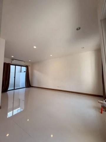 ขายทาวน์เฮ้าส์ 2 ชั้น หมู่บ้าน เนเชอร่า เทรนด์ รัตนาธิเบศร์ – ราชพฤกษ์ บ้านสวย สภาพใหม่ พร้อมเข้าอยู่ได้ทันที 5