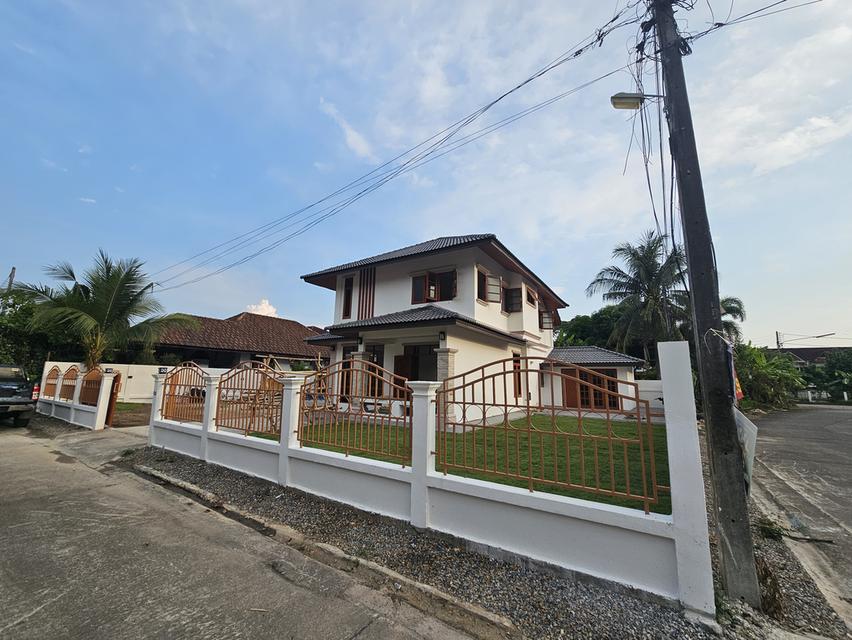 บ้านสันผีเสื้ออำเภอเมืองเชียงใหม่ ในโครงการรุ่งเรืองเลควิว 3