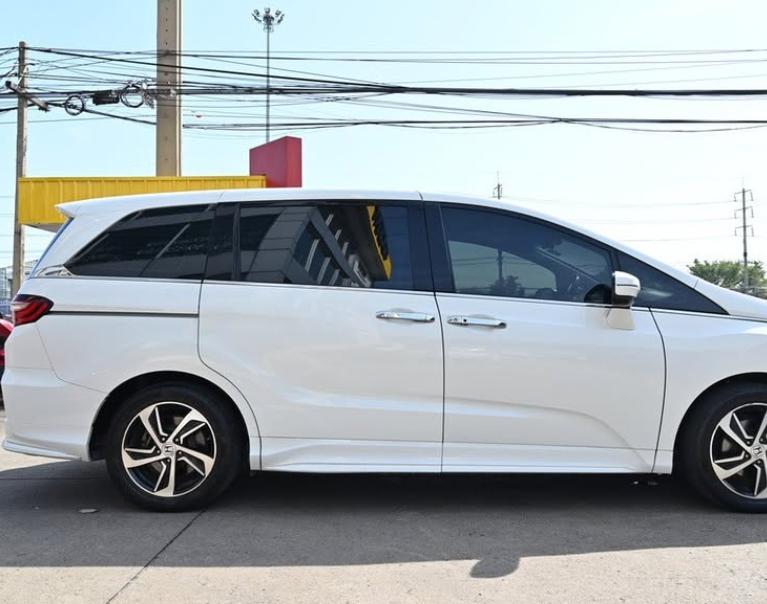 Honda Odyssey สีขาวสภาพดีมาก 4