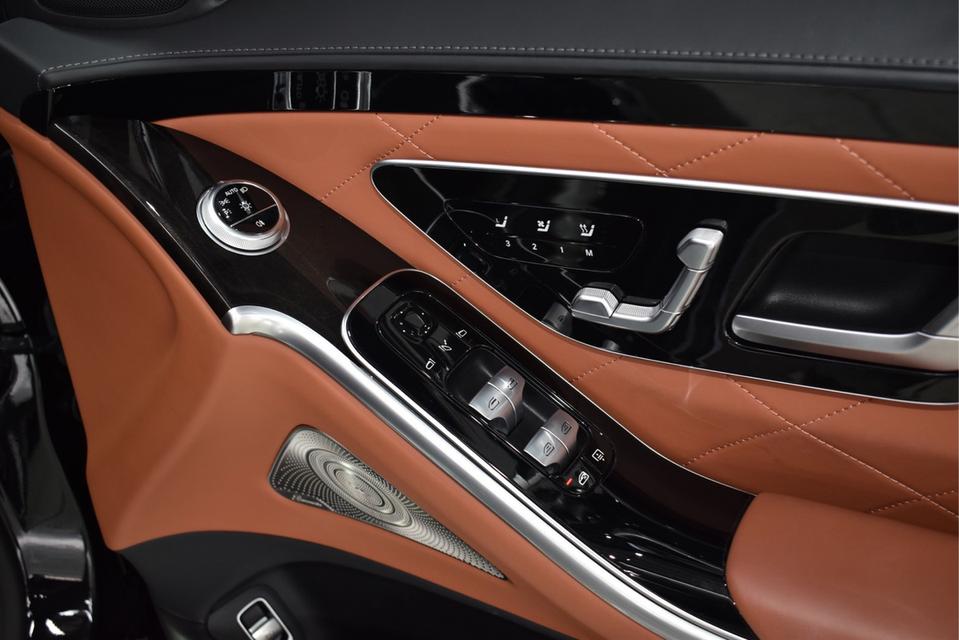 รหัสรถ JRS580 Benz S580 e AMG Premium 2023  Plug In Hybrid 13