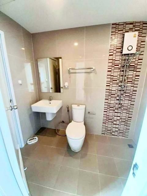 ให้เช่าทาวน์โฮม 2 ชั้น หลังมุม 3 นอนตลาดบางบัวทอง 600 ม.รัตนาธิเบศร์ 18 ตร.วา. รพ.บางบัวทอง 380ม. เซ็นทรัลเวสต์เกต 3 กม. 4