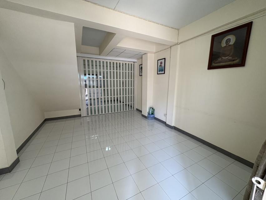 ขาย ทาวน์เฮ้าส์ หมู่บ้านเบญจทรัพย์ รังสิตคลอง 6 - 16 ตรว 100 ตรม 2 นอน 2 น้ำ 2 ชั้น ทำเลดี ใกล้บิ๊กซีคลอง 6 3