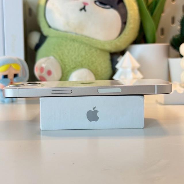 iPhone 13 4