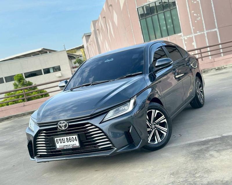TOYOTA YARIS ATIV 1.2 PREMIUM เกียร์ Auto สีเทา ปี 2022