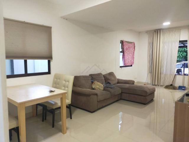 ให้เช่าทาวน์โฮม 2 ชั้น 3 ห้องนอน โครงการ พฤกษาวิลล์ 73 ซอยพัฒนาการ 38 ใกล้ทางด่วน *** ราคาเช่า 25,000 บาท/เดือน ประกัน 2 ล่วงหน้า 1  ติดต่อ คุณช่อผกา  5